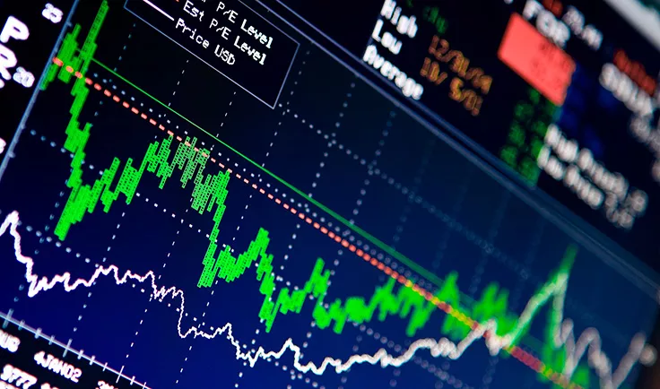 Graphique d’une feuille d’érable lumineuse sur un fond de circuit imprimé numérique.